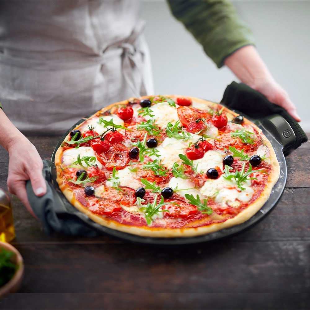 Emile Henry - Pizzastein rund 37 cm - Fusain
